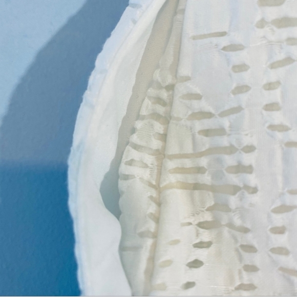 L’ATISTE White Eyelet Front Pleat Lined A-Line Skirt Side Pockets Size L - Picture 10 of 12